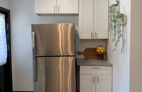 Coquina Key House | Ultra-cute, newly renovated modern 2/1 home