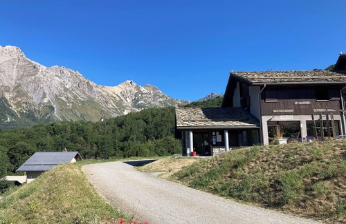 Saint-Michel-de-Maurienne Ski Chalet | Un "cocon" à la Montagne au Frais L'été , à la Neige L'hiver