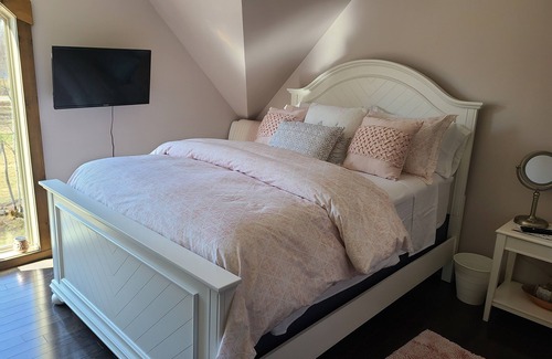 Val-des-Bois Bed & Breakfast | Un endroit pour se détendre, jouer et rêver! / A place to relax, play & dream!