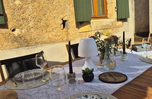 Prats-du-Perigord House | Un Presbytère Rénové au Coeur D'un Village du Périgord