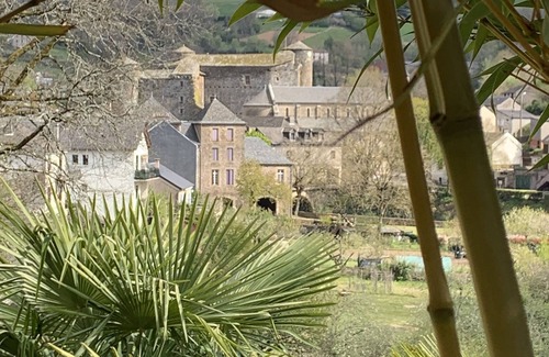 Coupiac House | Une Terrasse au Soleil