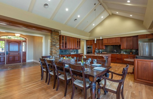 Spruce Pine House | Unforgettable Mtn Views & Sunsets! Hot Tub+Fireplaces+Sauna, WiFi, Small Events!