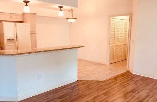 Venice House | UNFURNISHED Relaxing 2 bdrs,long term, condo in Venice, FL: 10 min from beaches!