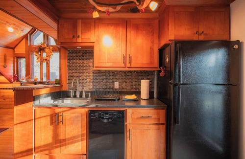 Bayport Apartment | Unique 2 Bedroom Vrbo with Amazing Rooftop Deck & Firepit Area. Near Stillwater!