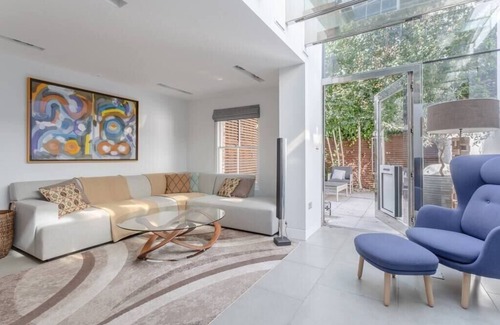 Campden House | Unique 3BD Home With A Style All Its Own