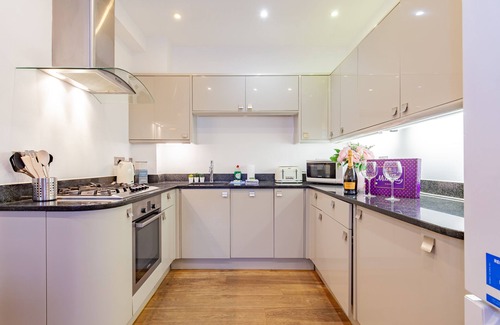 Oxford City Centre House | Unique and quirky central apartment with parking