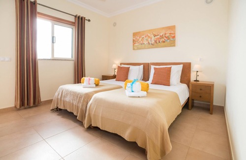 Silves Villa | Unique Armação de Pêra Villa by Ideal Homes