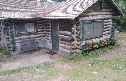 Pine River Cabin | Unique Cabin in Waushara County