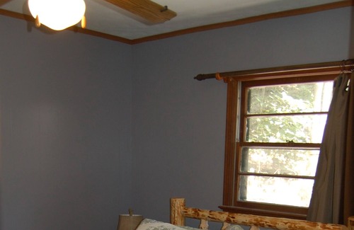 Roanoke Cabin | Unique Cabin private yet 5 minutes to town