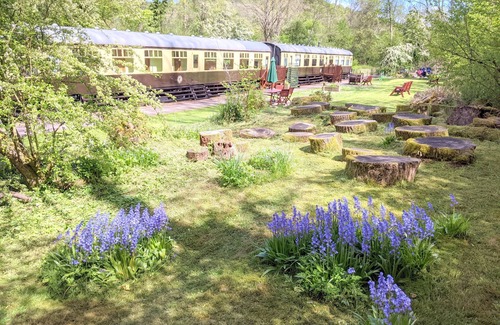 Donnington House | Unique converted railway carriages- self catering sleeps 6
