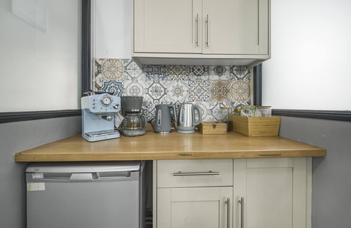 Margam House | Unique Exclusive Pub Sleeping up to 26 People