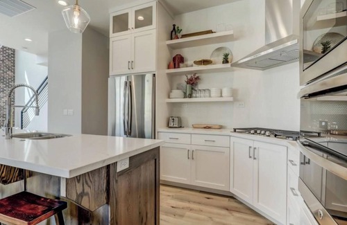 Parowan House | Unique Experience in Luxury Modern Home w/Loft - Near Brianhead Ski Resort