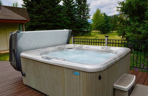 Gallatin Gateway Cabin | Unique Guesthouse on the Beautiful Gallatin River - Hot Tub w/Amazing Views!