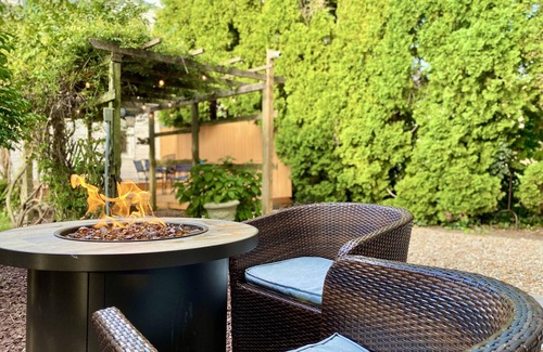 Hummelstown House | Unique & Historic w/Hot Tub, Firepit Next To Hershey