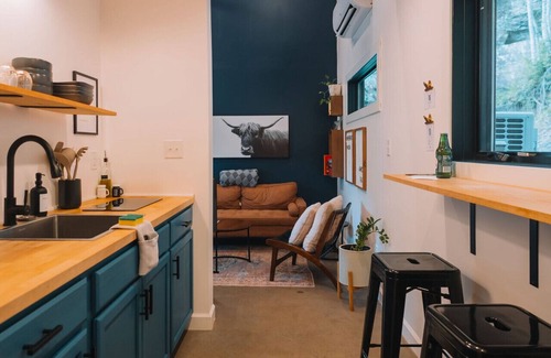 Rogers Apartment | Unique Hot Tub and Deck | Cliffs | Fire Pit | Dogs