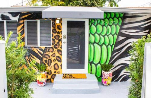 Wynwood Art District House | Unique Miami Art Escape w/HotTub, Arcade & Murals