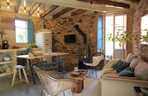 Razo da Costa House | Unique oceanfront retreat with fantastic views of the wild natural space