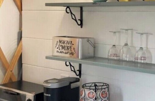 Roseland Cabin | Unique Stay! Yurt with Mountain View, 1 min to Breweries & Hiking, 5 min to Lake