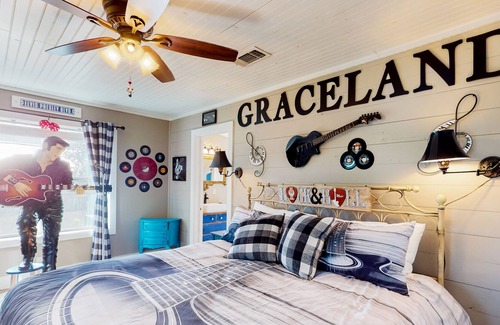 Llano Condo | Unique themed homes with full kitchens, central AC, patios, & W/Ds