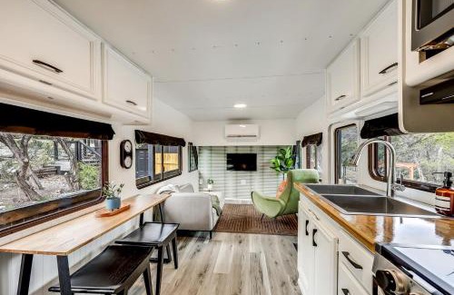 Leander House | Unique Tiny House with Hot-tub, Fire Pit and Hiking Trail in Leander, Texas