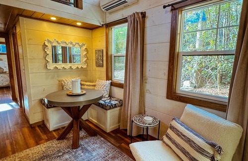 Old Fort Cabin | Unique & tranquil getaway Next to Pisgah National Forest perfect place to relax