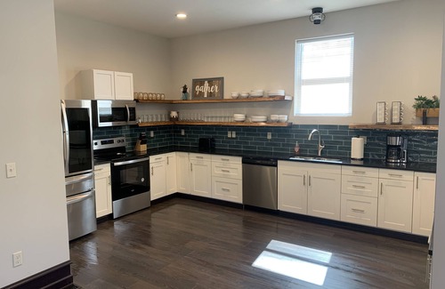 Ballwin House | Unique Victorian Experience Near Everything