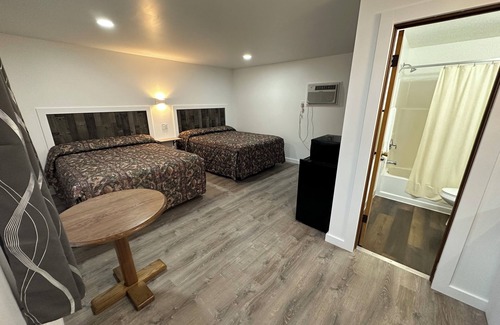 Lake Delton Hotel | Unique, Vintage, and updated motel!