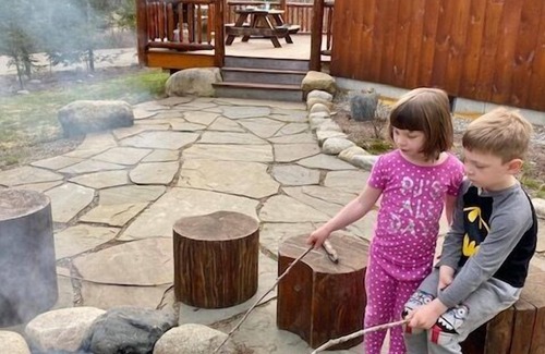 Bretton Woods Cabin | Unique 'yurt' home in Bretton Woods 1 mi to skiing, firepit, beach! Hot tub and Dog friendly!