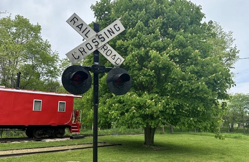 Orange Prairie Apartment | Uniquely Quaint Santa Fe Train Caboose 4