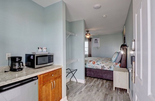 Surf City Hotel | Unit 010 at Tiffany's Motel