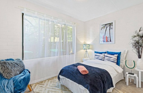 Long Beach Apartment | Unit 1: Coastal Gem in prime location