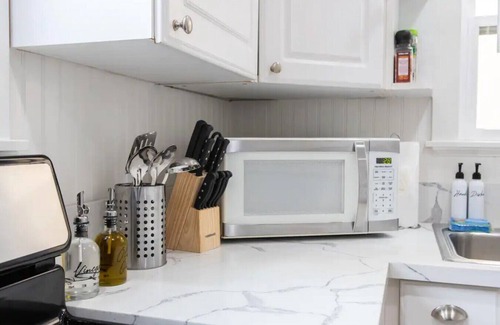 Coronado Apartment | Unit 2 - B Ave Bungalows · Beachside 1/1, 5-10 Min Walk to Coronado Beach!