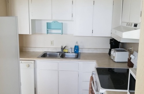 Ocean Grove Terrace House | Unit 2 Oceanside 2Bd 1Ba Condos In Ormond-By-The-Sea w/Large Private Beach Deck