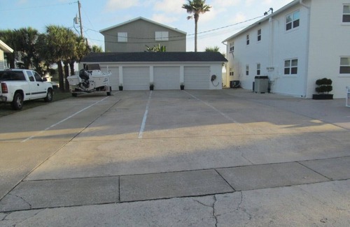 Ocean Grove Terrace House | Unit 2 Oceanside 2Bd 1Ba Condos In Ormond-By-The-Sea w/Large Private Beach Deck