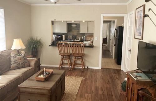 San Saba Apartment | Unit 206, a 1946 historic Triplex bungalow style apartment of approx. 800 sq ft.