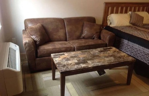 Harvey Apartment | Unit 6: Cozy Studio Microhotel with full kitchen.