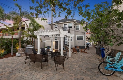 Coronado Apartment | Unit A - B Ave Bungalows · Cozy Beach Studio, 5 Min Walk to Coronado Beach!