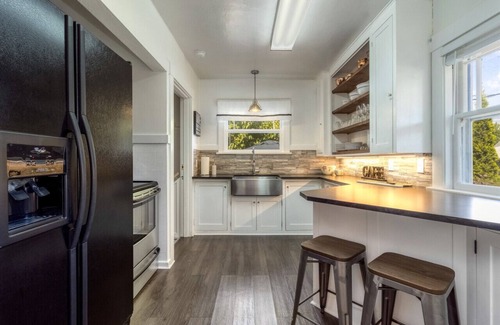 Walla Walla House | University Pub Craftsman