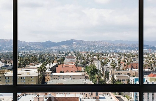Wilshire Center House | Unleash Your Inner Explorer! 3 Comfortable Units, Pets Allowed, Outdoor Pool