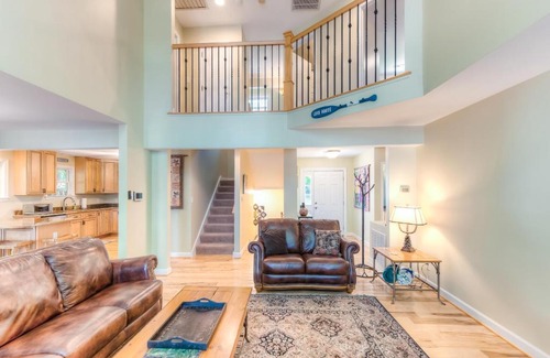 Blue Water House | Unleashed on Lake Anna