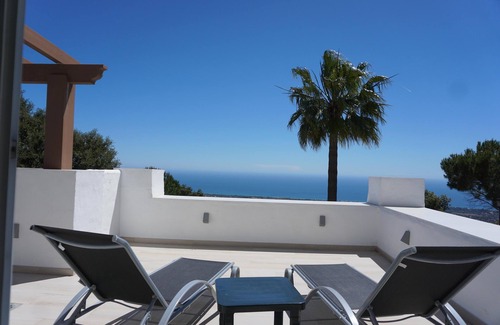 Marbella Apartment | Unobstructed and breathtaking sea view apartment on the heights of Marbella