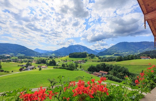 Ruhpolding Apartment | Unternberg 45 b. 50 sqm, balcony, kitchen, 1 bedroom, living room, max 4 pers, WLAN