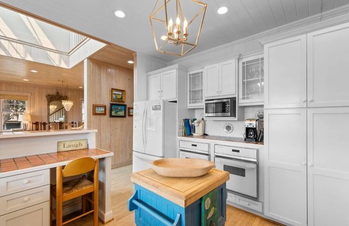 Pawleys Island House | Unwind and Indulge at Five Stars Beach Home