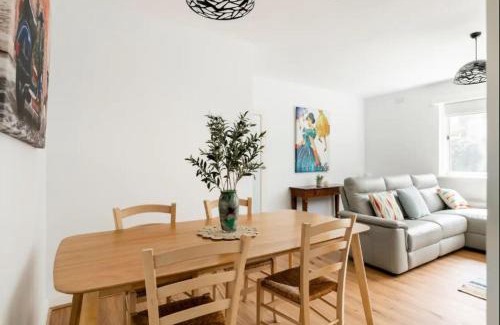 Moonee Ponds Apartment | Unwind in style only 7km from CBD