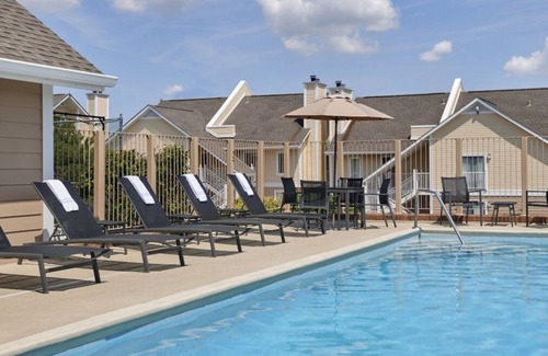 Sharonville House | Unwind & Recharge! Full Kitchen, Pool, Free BFast and Parking, Near Gorman Park!