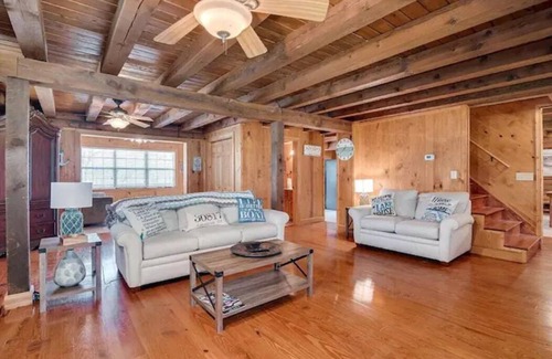 Lincolnton Cabin | Unwind with the whole family at this serene 5-bedroom cabin retreat