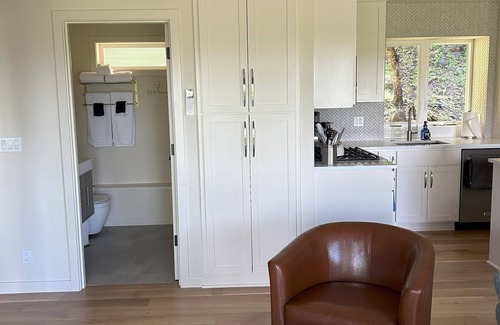 Eugene Apartment | UO Apt perfect for 2 to 6