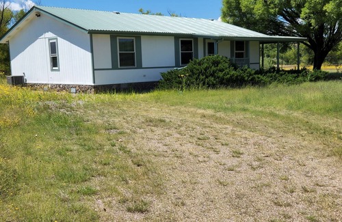 Mule Creek House | Up Country Ranch House down a quiet lane