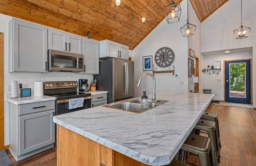 Eagle River House | Up North- Brand New- Lake Front House- 4 bedrooms, 3 baths