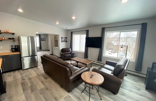 Hancock Apartment | Up North Luxury w/Unmatched Charm! 2 miles to MTU!
